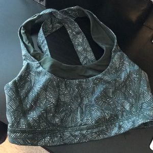 Lululemon run stuff your bra 2 size 4